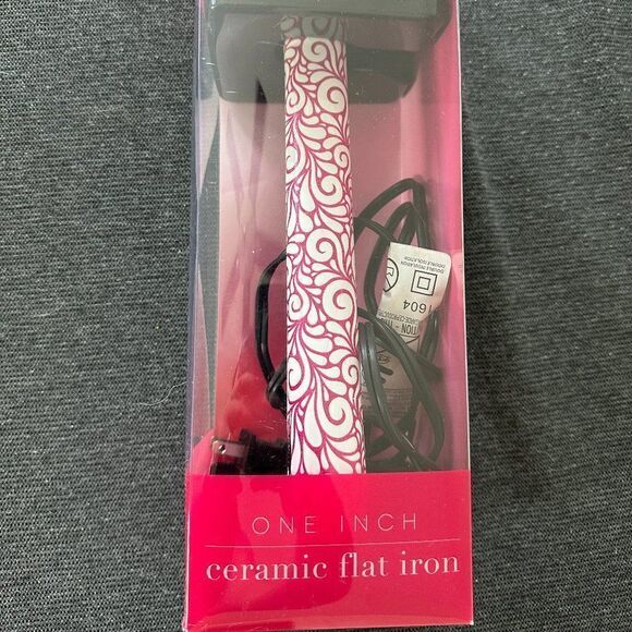Trubeauty Ceramic Flat Iron - Picture 1 of 4
